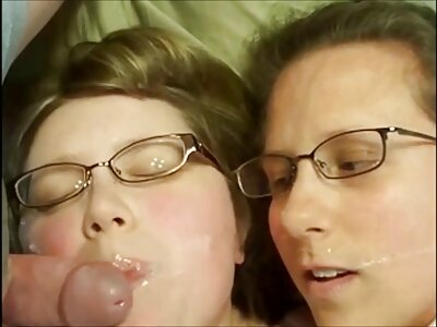 Катерина дає чудові сиськи відео порно мами