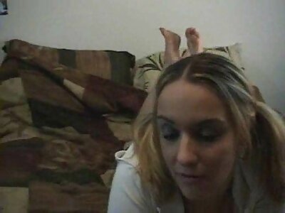 Ава Аддамс катається порно відео групове на члені свого коханця