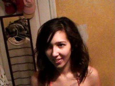 Еббі Брукс грає зі секс відео безплатне своїм бажанням Пунані